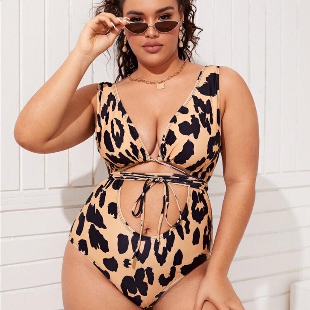 Beige leopard print sexy swimsuit
